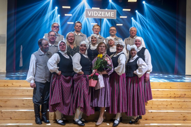 Senioru deju kolektīvs "Nadele"
